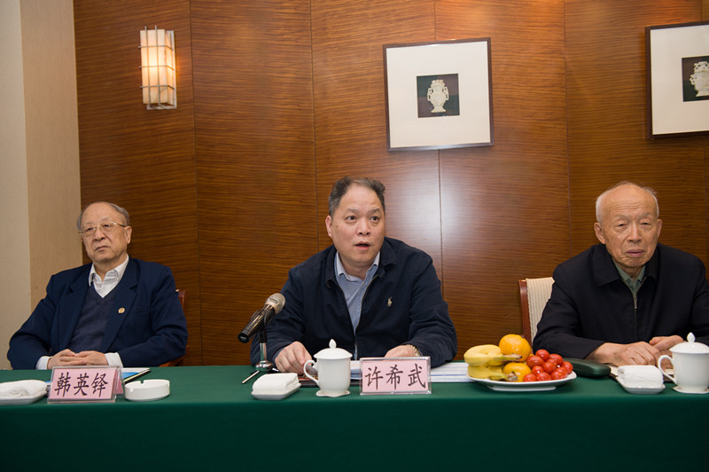 sc_311424_079766.jpg 1 许希武副校长致欢迎辞_副本.jpg