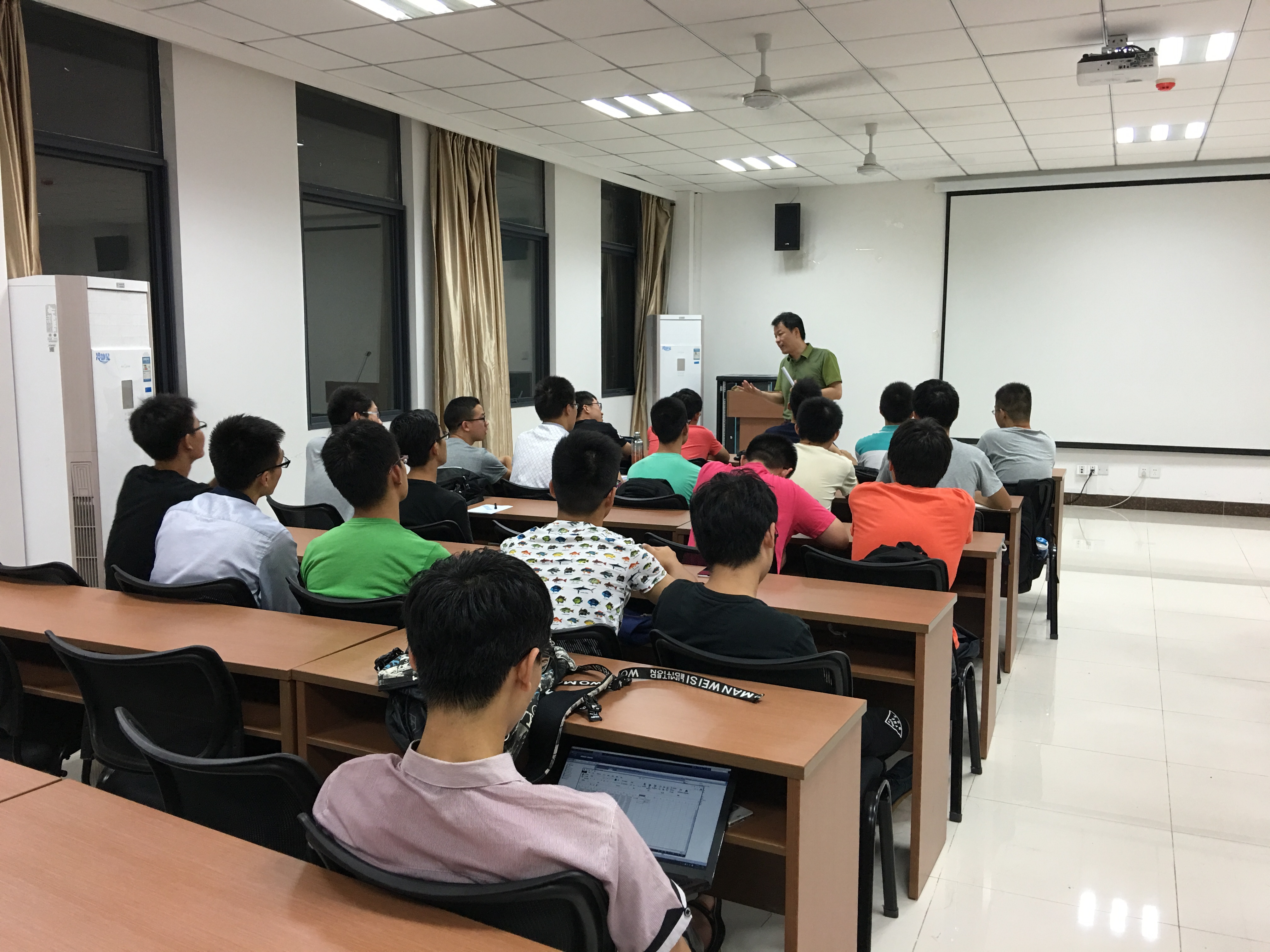 sc_191129_083573.jpg 421106358495693828.jpg