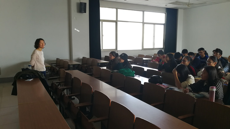 sc_261620_068667.jpg 0317501“认识大学”主题班会_副本.jpg